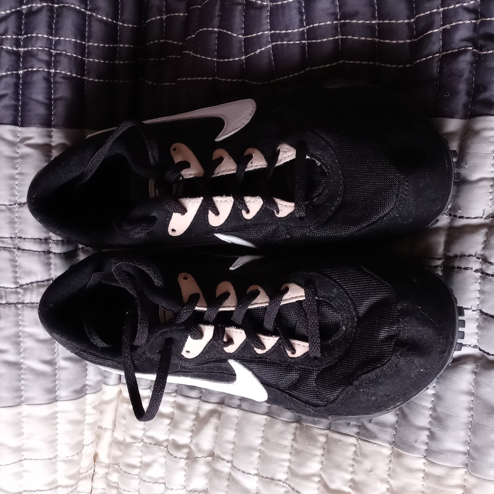 *LAST CHANCE* NWT Nike Spikes